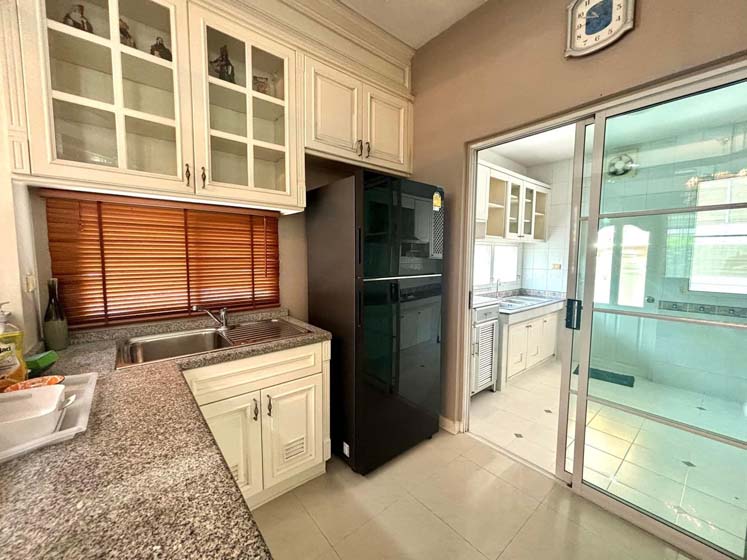 House with Shared Pool in Sukhumvit 